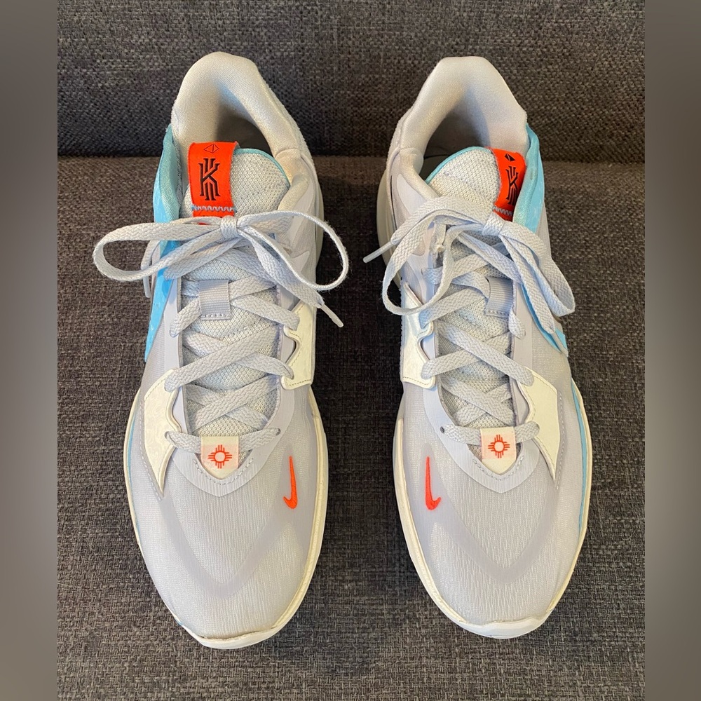 Kyrie Low 5 Basketball Shoes